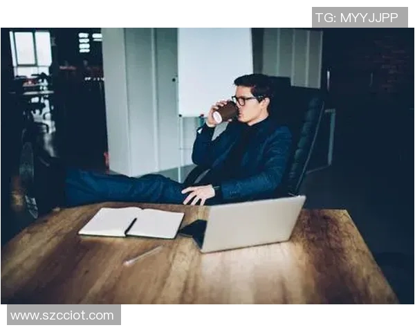 足球明星专属洗漱包打造完美出行体验随时随地保持清新与自信