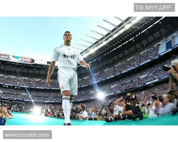 C罗亲自演绎足球明星视频展现超凡技艺与激情瞬间 C罗亲自演绎足球明星视频展现超凡技艺与激情瞬间