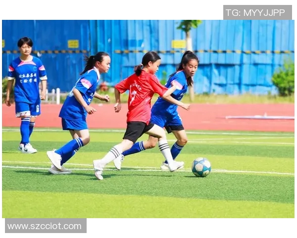 从校园到绿茵场大学毕业生如何蜕变为足球明星的奋斗故事 从校园到绿茵场大学毕业生如何蜕变为足球明星的奋斗故事
